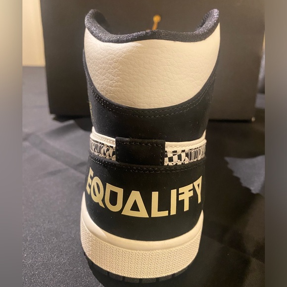 Jordan 1 Mid Equality (2019) - Picture 11 of 16